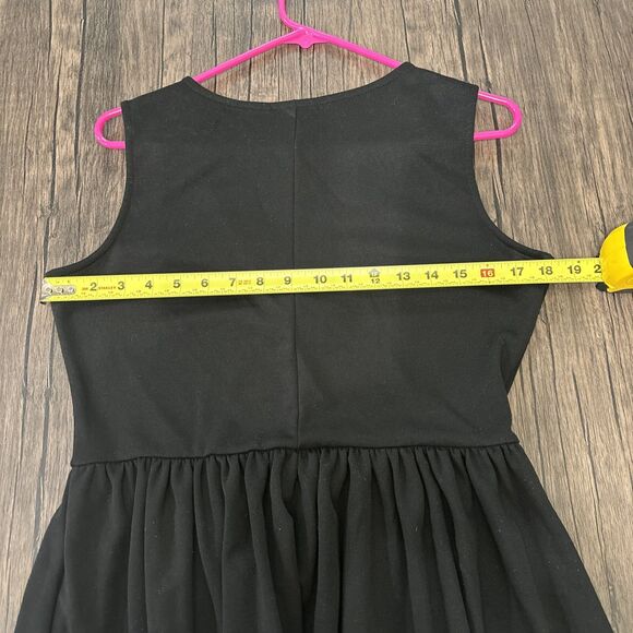 H&M Black Dress Size Medium. Mesh V Detail On The Front. - Picture 12 of 16